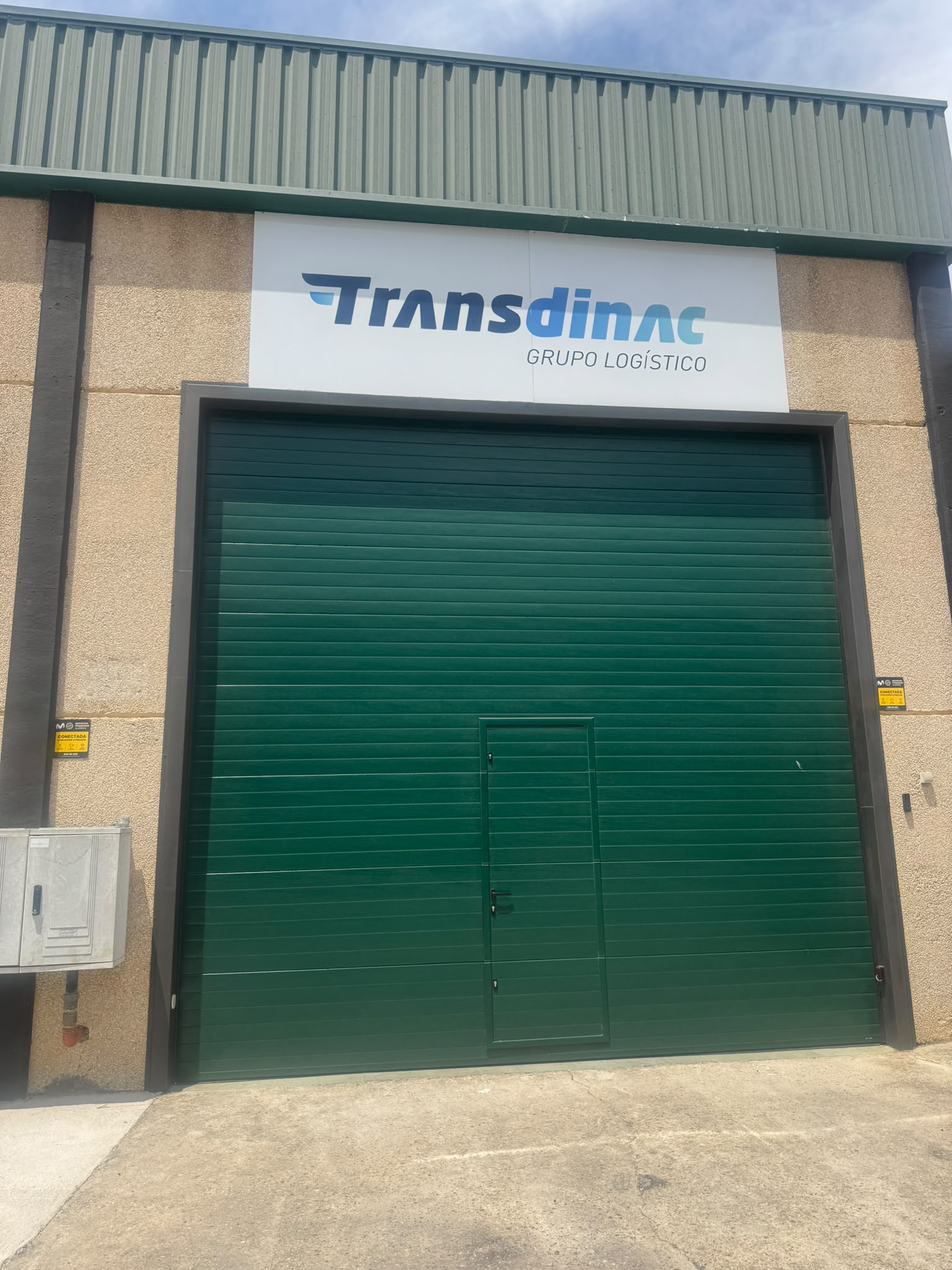 Nave de Grupo Logístico Transdinac en el Polígono Industrial Requena, Cedillo del Condado